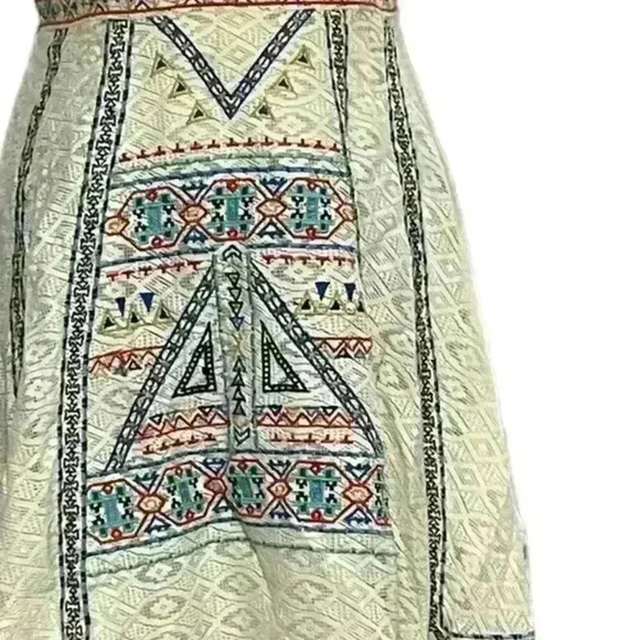 Champagne & Strawberry Sleeveless Embroidered Ivory Dress Size Medium - Picture 5 of 14